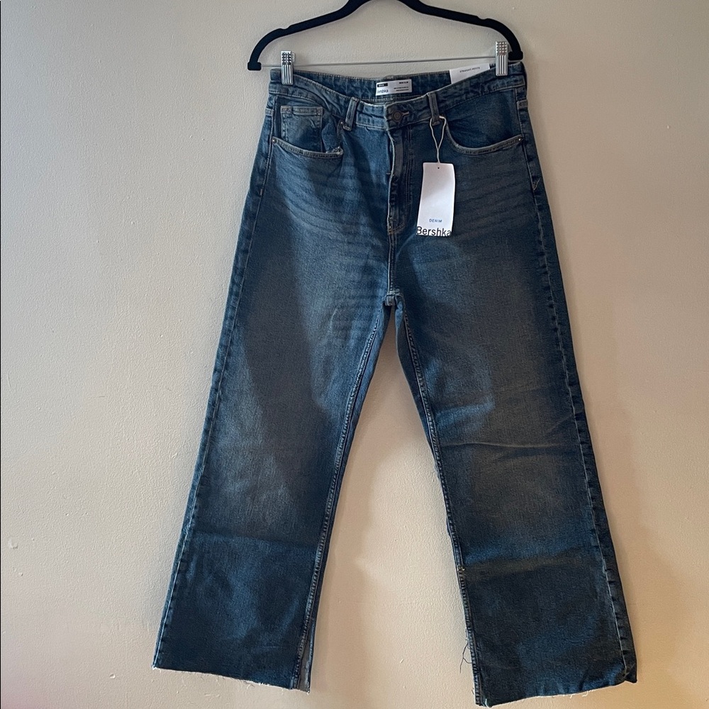 Bershka Women's straight Jean NWT